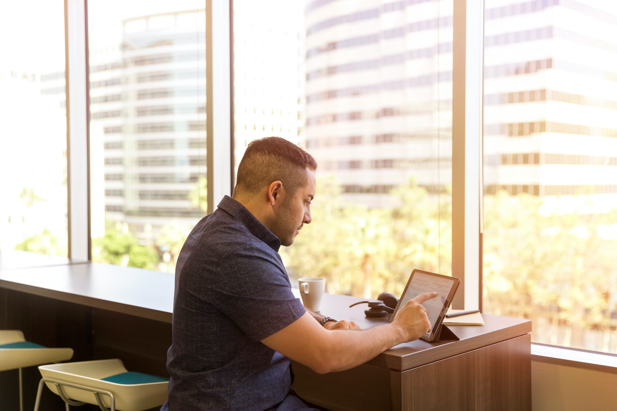 How to become a pro web designer in 2022 and get remot job?